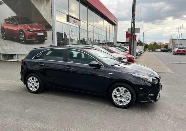 Kia Ceed cena 111900 przebieg: 6, rok produkcji 2023 z Urzędów małe 379